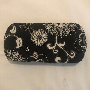 🖤 Thirty-One Hard Case Clutch Wallet – Black & White Floral